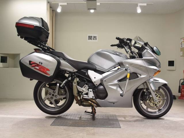 Honda VFR 2005