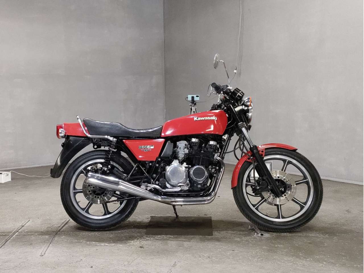 Кз 400. Kawasaki z1100. Kawasaki z550. Kawasaki 1979. Кавасаки z1000 1980.