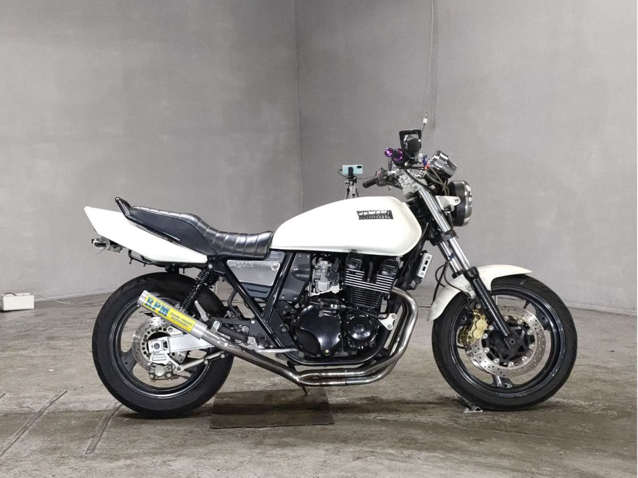 Yamaha XJR 700