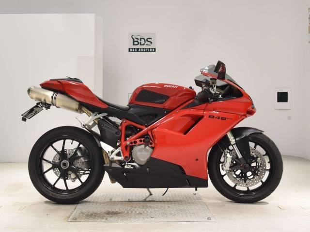 Ducati 848 розовый