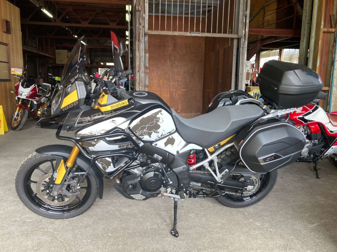 Suzuki V-STROM DL1000A 1000 см 2014 года