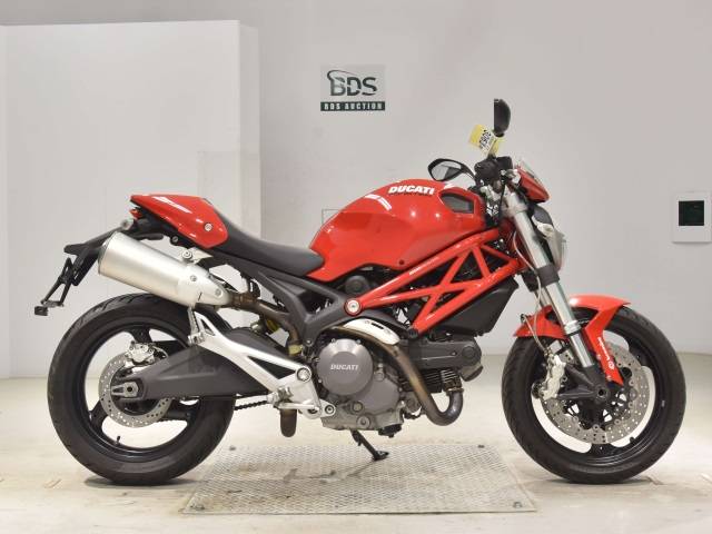 Ducati Monster 696 для девушки